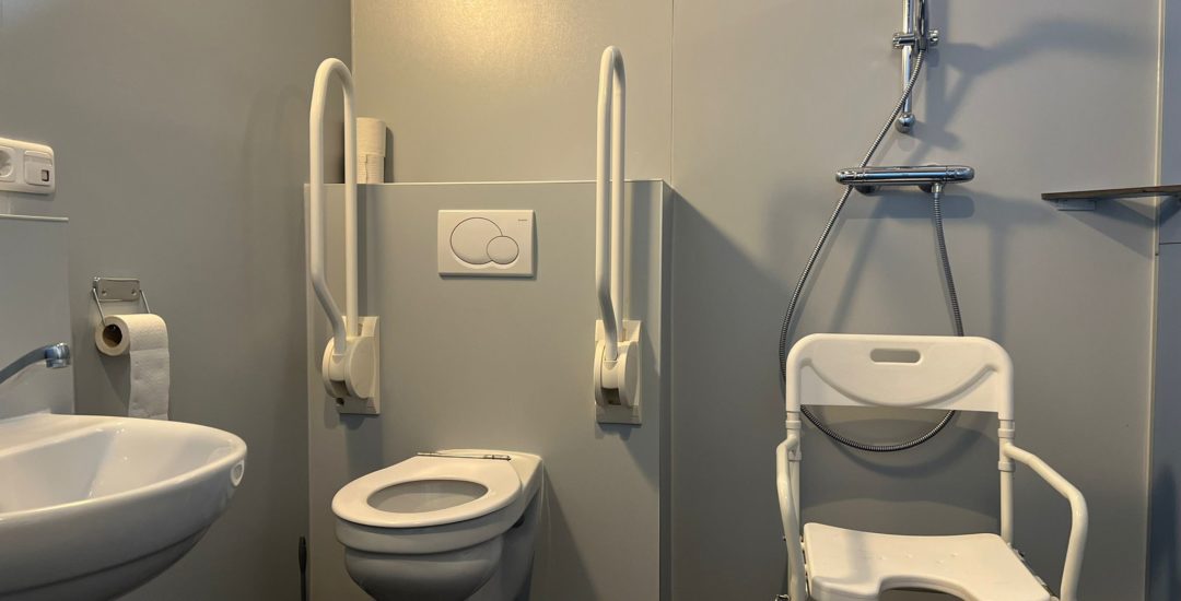 7E578B61-D307-4B49-BCED-C160F3B7108C