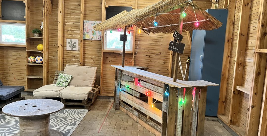 B98ECA96-939F-43F4-AB86-03FCF22061A8